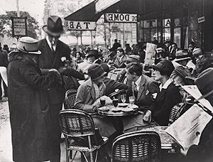 Café du Dôme, Paris (1925)