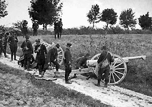  Französische Soldaten im Manöver 1913